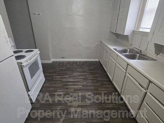 5th image of 1365 E 18th Ave