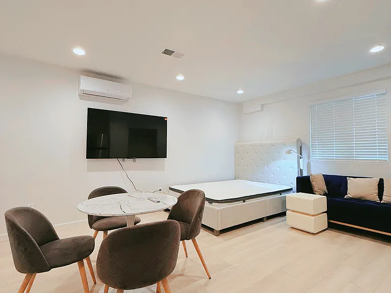 730 Amador Cir #1 — Photo 1