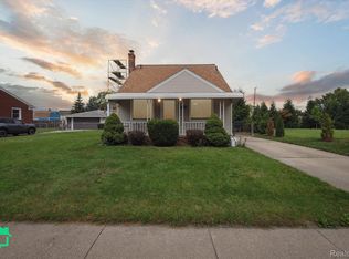 13048 Balsam St, Southgate, MI 48195