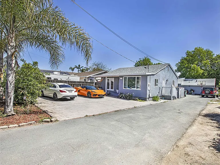 2609 Central Ave — Photo 1