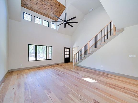 2nd image of 35 Melody Ln