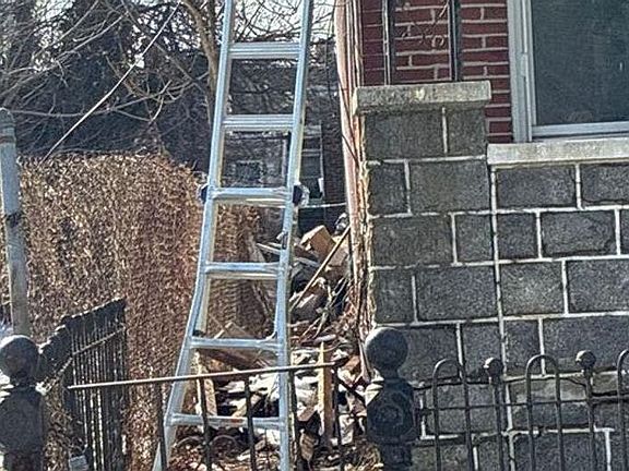 3rd image of 5104 Master St