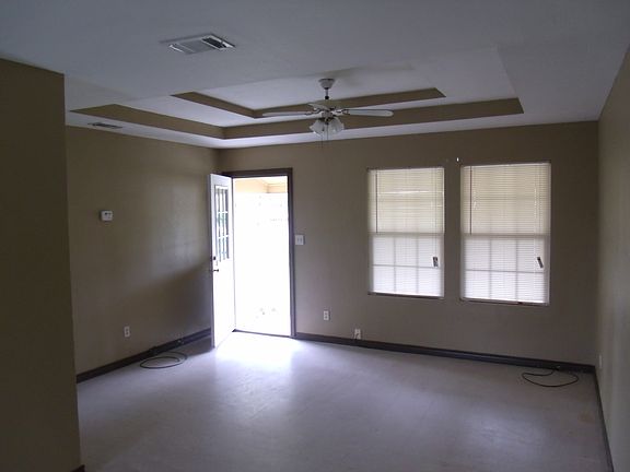 2nd image of 1805 Emily Dr