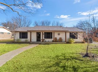 102 N Valley St, Red Oak, TX 75154