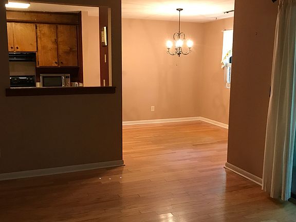 5th image of 1142 Village Creek Ln APT 2