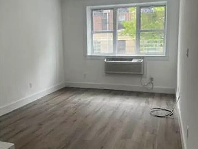 902 Eagle Ave #5A — Photo 2