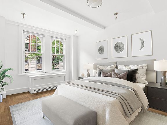 3rd image of 27 W 72nd St #210