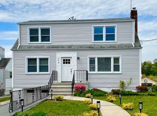 208 Chase Ave, Yonkers, NY 10703