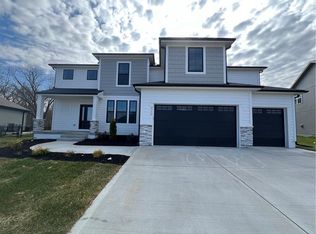 2352 Fishing Ln, Kearney, MO 64060