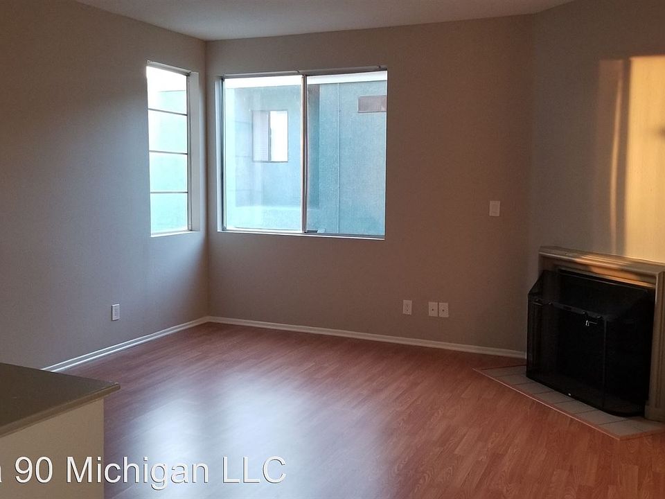 1st image of 90 N Michigan Ave APT 202