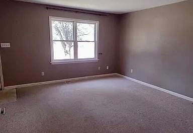 3rd image of 271 Radio Rd