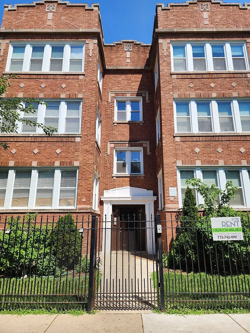 4633 Lawndale ALB — Photo 1