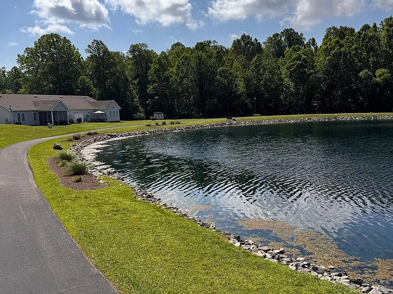 10 Shoreline Dr — Photo 4