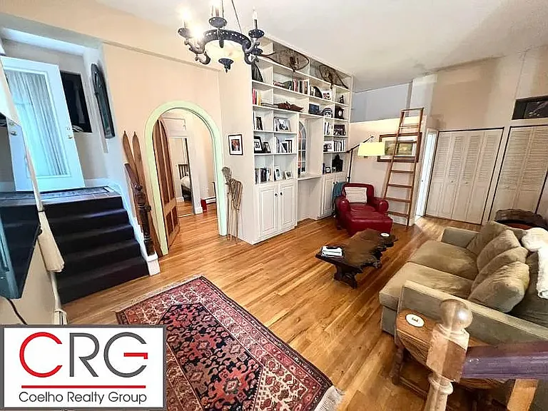 238 Columbia St #1 — Photo 2