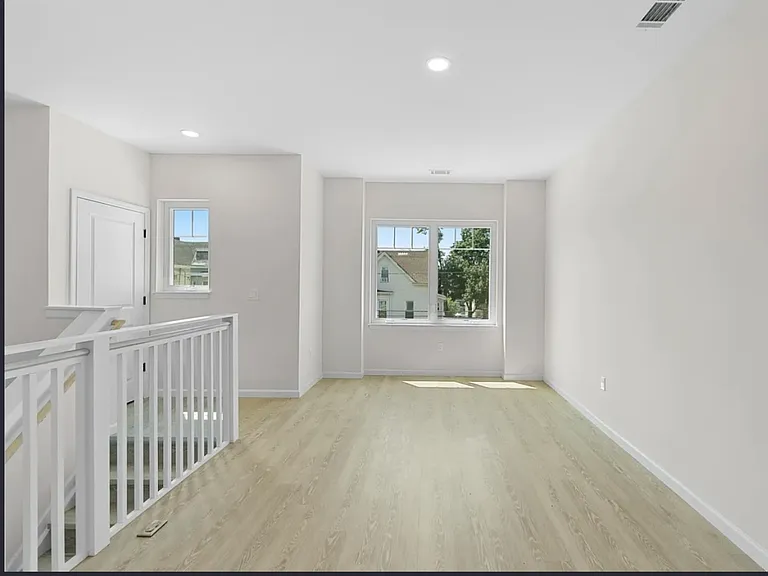 47 Graham Ave #1 — Photo 11