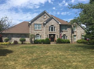 8968 Marquette Dr, Grosse Ile, MI 48138