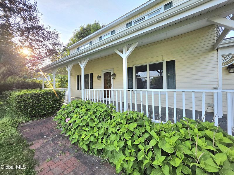 4th image of 253 Van Vorst Road