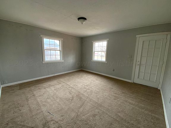 3rd image of 329 N Wells St