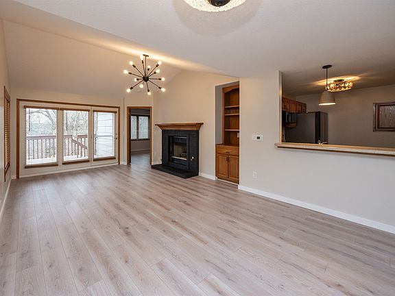 3rd image of 8142 Dellwood Dr