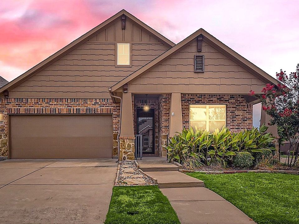 1st image of 820 Hayden Ln