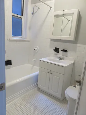 Rented by Space Real Estate | media 30