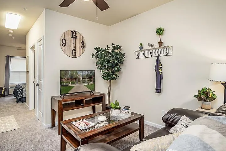 1 bed, 400 sqft, $995 — Photo 1