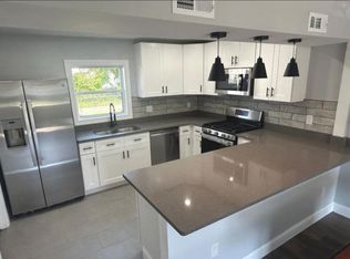 2322 Airacobra St, Levittown, PA