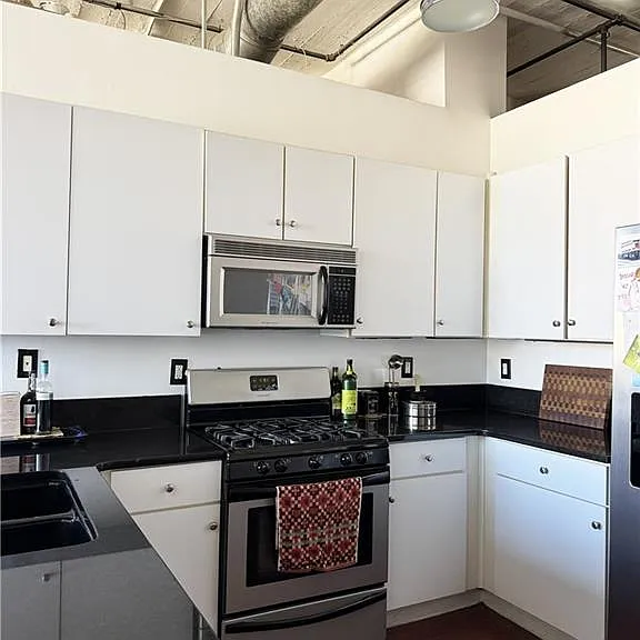 881 Memorial Dr SE #308 — Photo 4