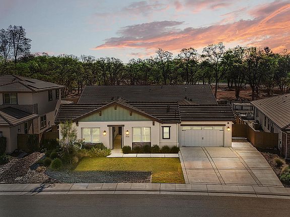 2nd image of 2135 Pinehurst Dr
