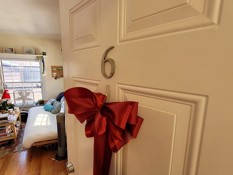 Joy St — Photo 1