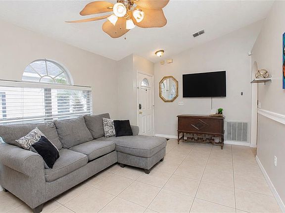 4th image of 519 BEASLEY COURT