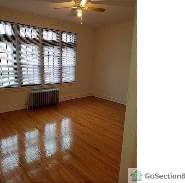 1st image of 1642 W 82nd St