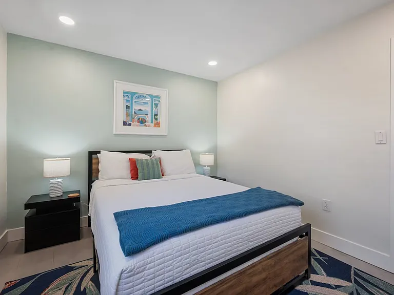 320 Belair Ave — Photo 20