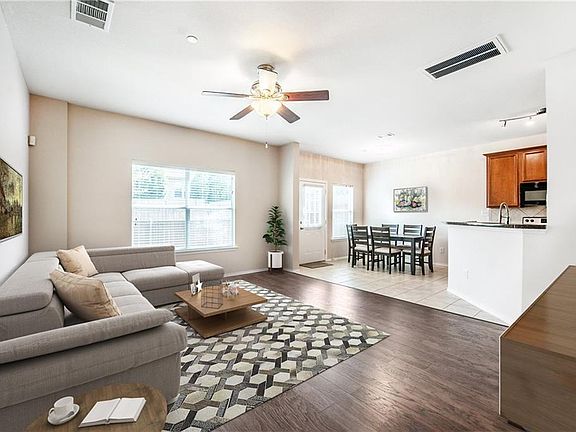 2nd image of 3208 Tarrant Ln
