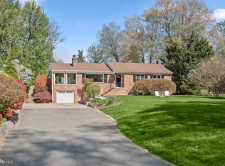 2807 Maple Ln, Fairfax, VA 22031