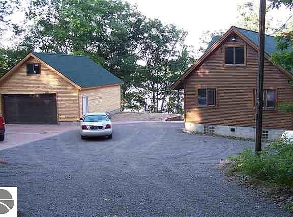 4th image of 11432 Old Log Rd