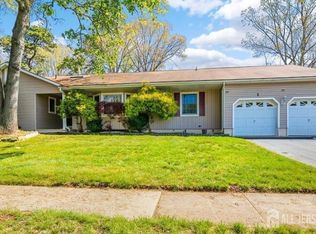 1 Pine St, Monroe Township, NJ