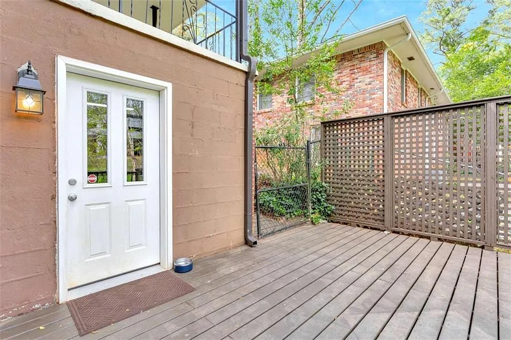 3 bed, 2.5 bath, 2000 sqft, $5,000 — Photo 4