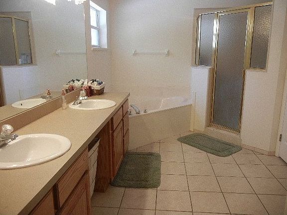 Spacious Bathroom