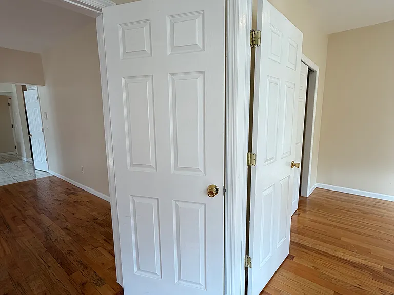 21 Robert Pl #2R — Photo 10