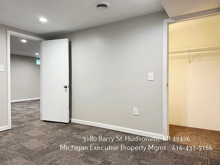 3180 Barry St — Photo 26