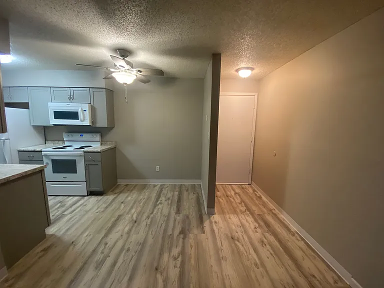 Parkview Apartments — Photo 5