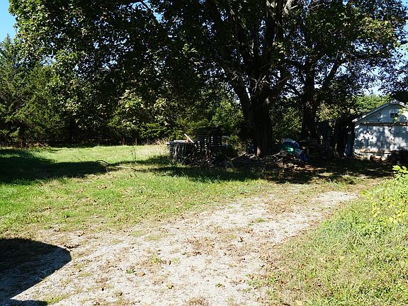 5th image of 161 Myricks St