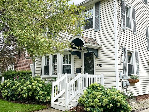 4th image of 228 Bachtel St SE