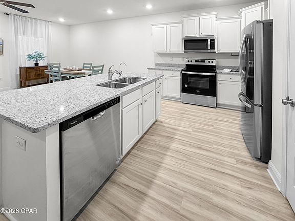 5th image of 547 Melrose Way