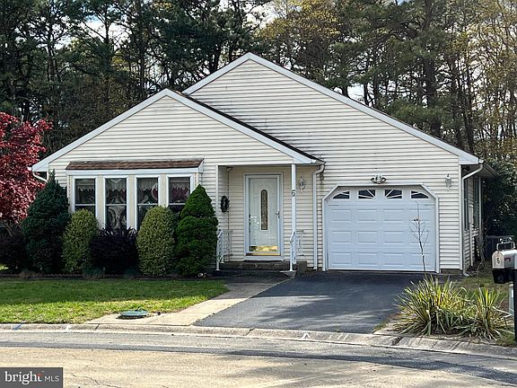 3rd image of 6 Abbey Ln