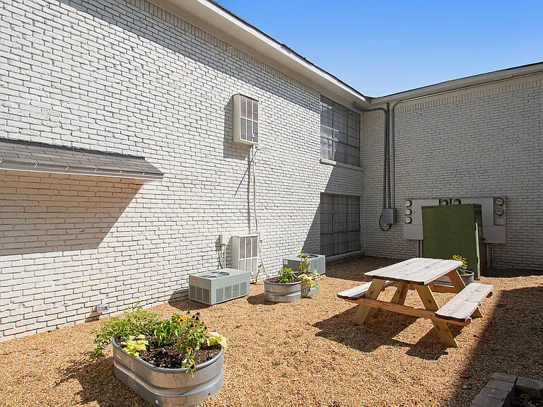 Grace Garden — Photo 16