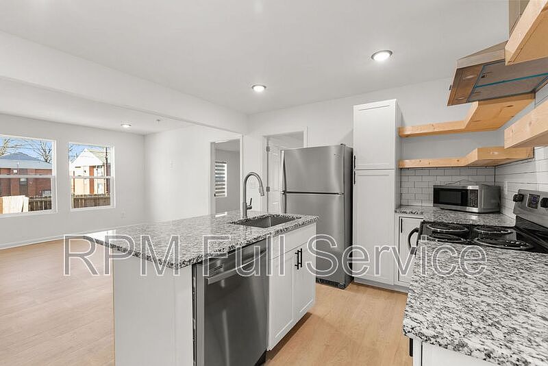 1st image of 2134 25th Ave N