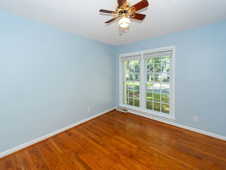 109 Runnymede Ln — Photo 28