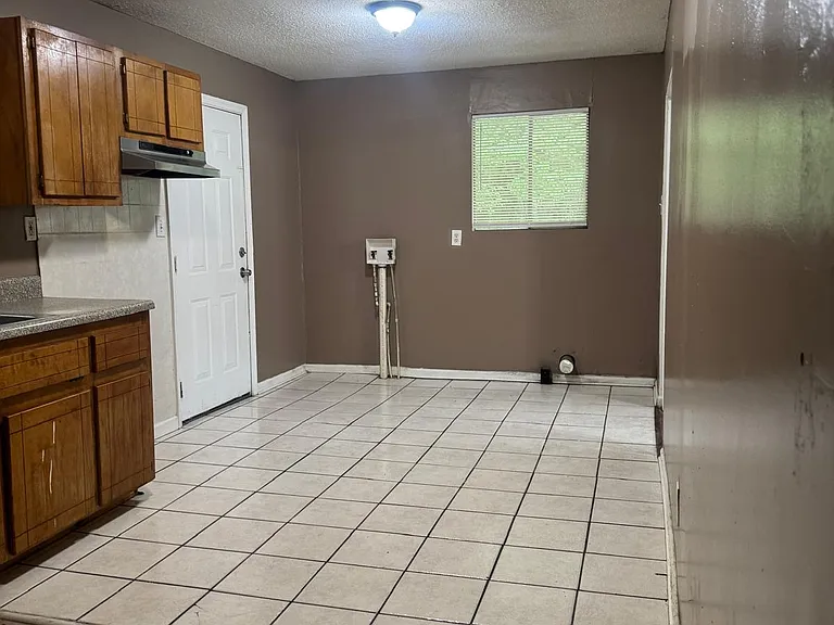 4 Orchid Pl SW — Photo 5
